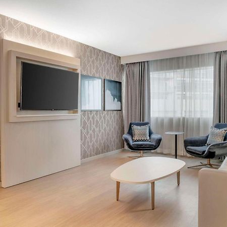 Radisson Plaza Hotel And Suites Каламазу Екстериор снимка
