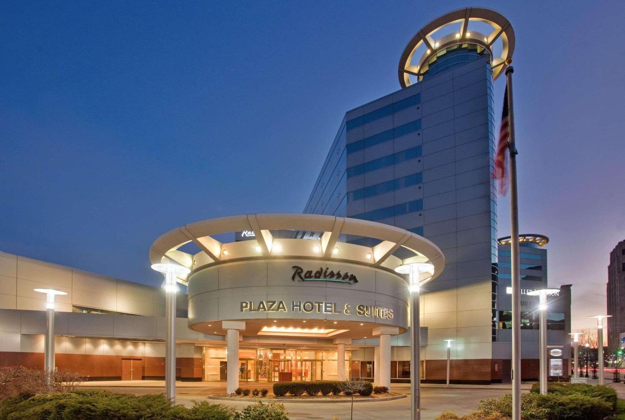 Radisson Plaza Hotel And Suites Каламазу Екстериор снимка