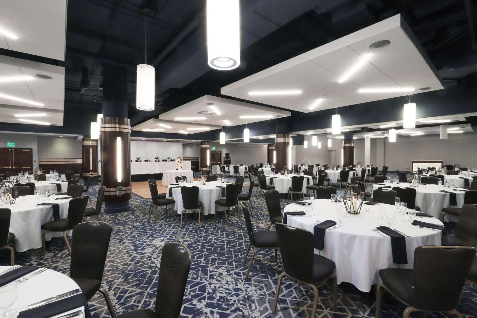 Radisson Plaza Hotel And Suites Каламазу Екстериор снимка