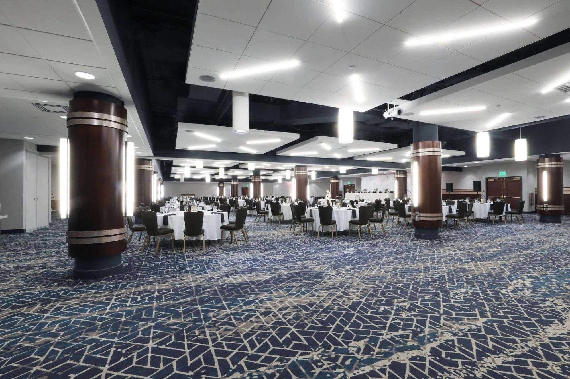Radisson Plaza Hotel And Suites Каламазу Екстериор снимка
