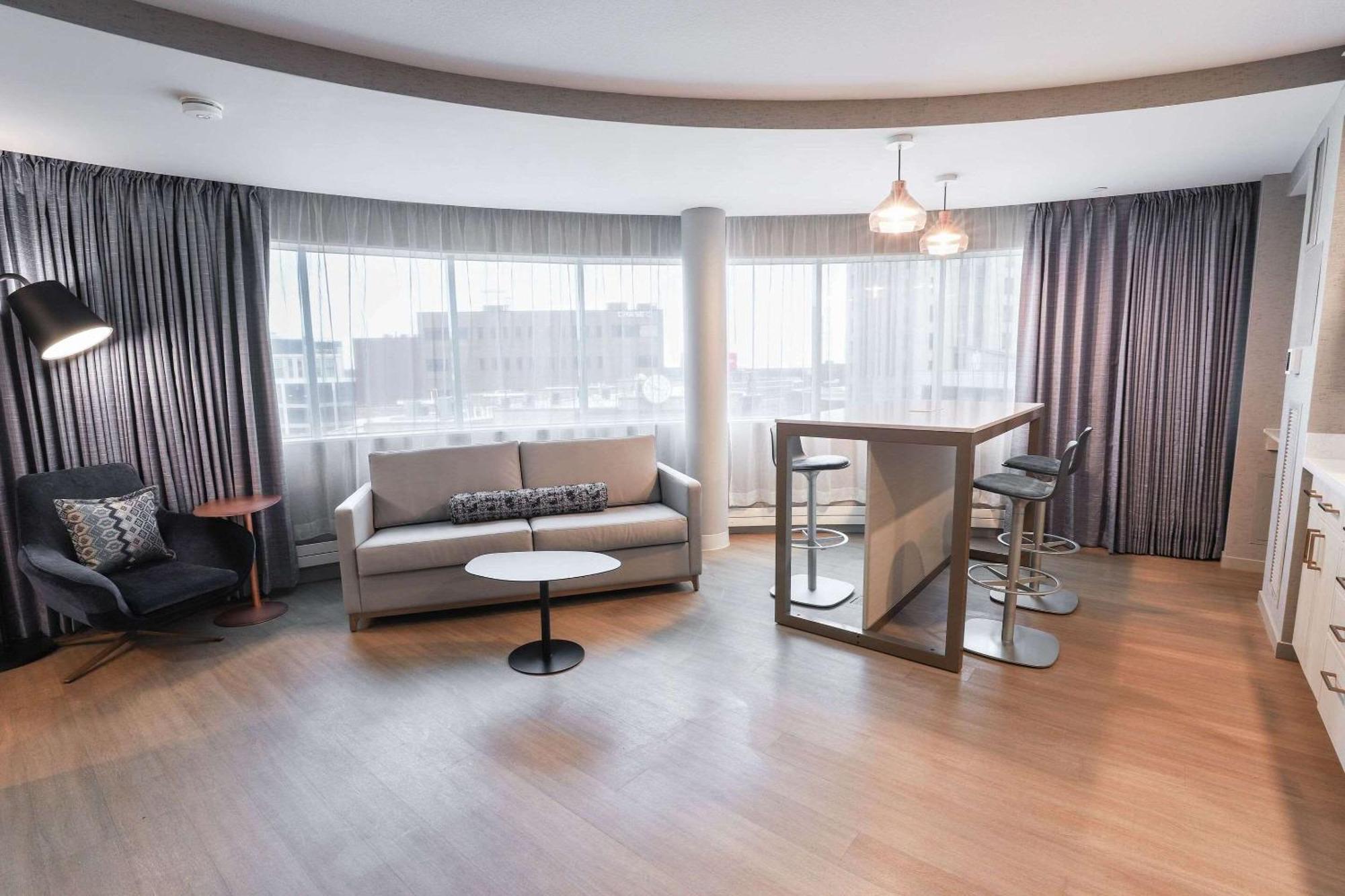 Radisson Plaza Hotel And Suites Каламазу Екстериор снимка