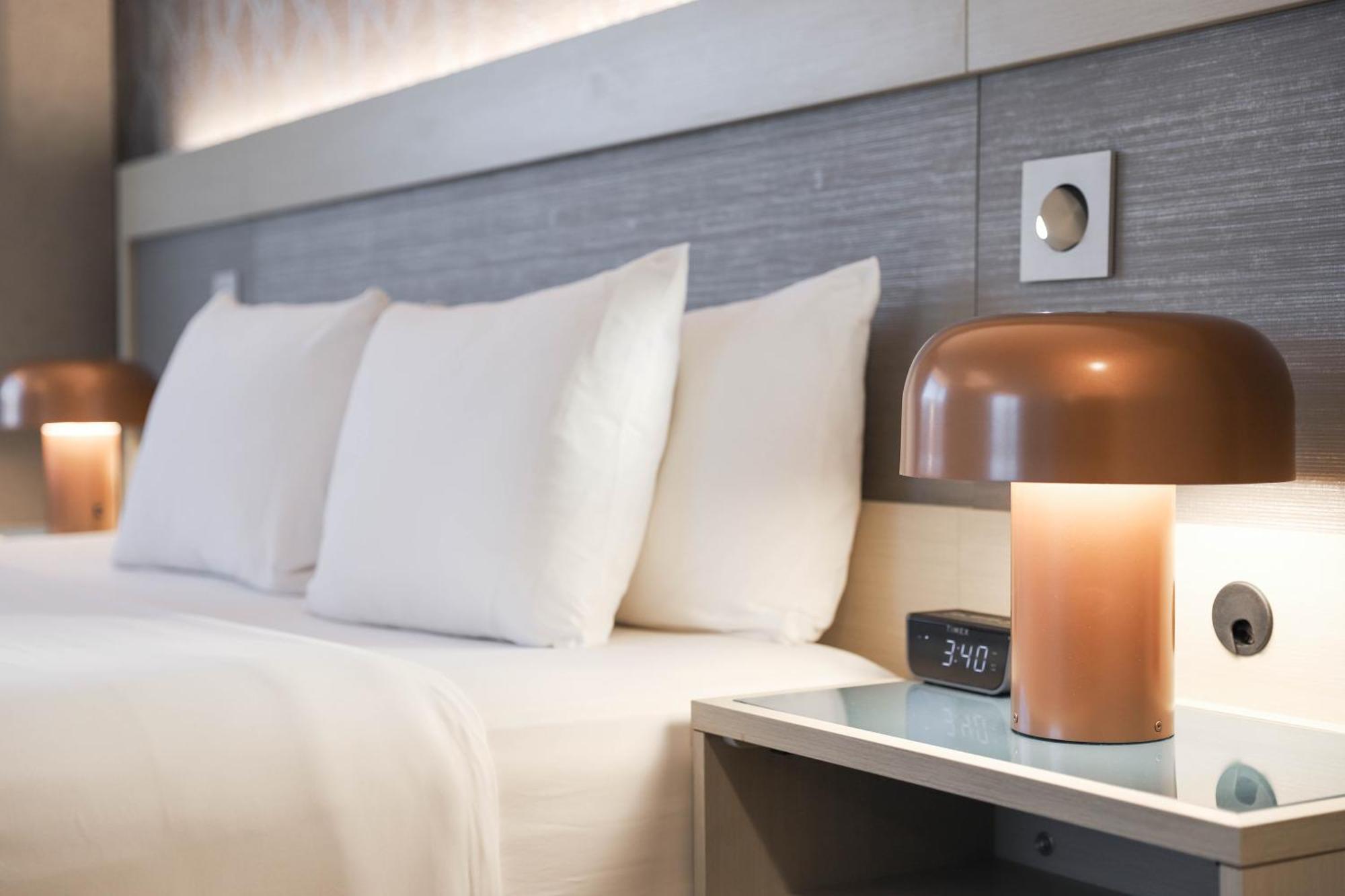 Radisson Plaza Hotel And Suites Каламазу Екстериор снимка