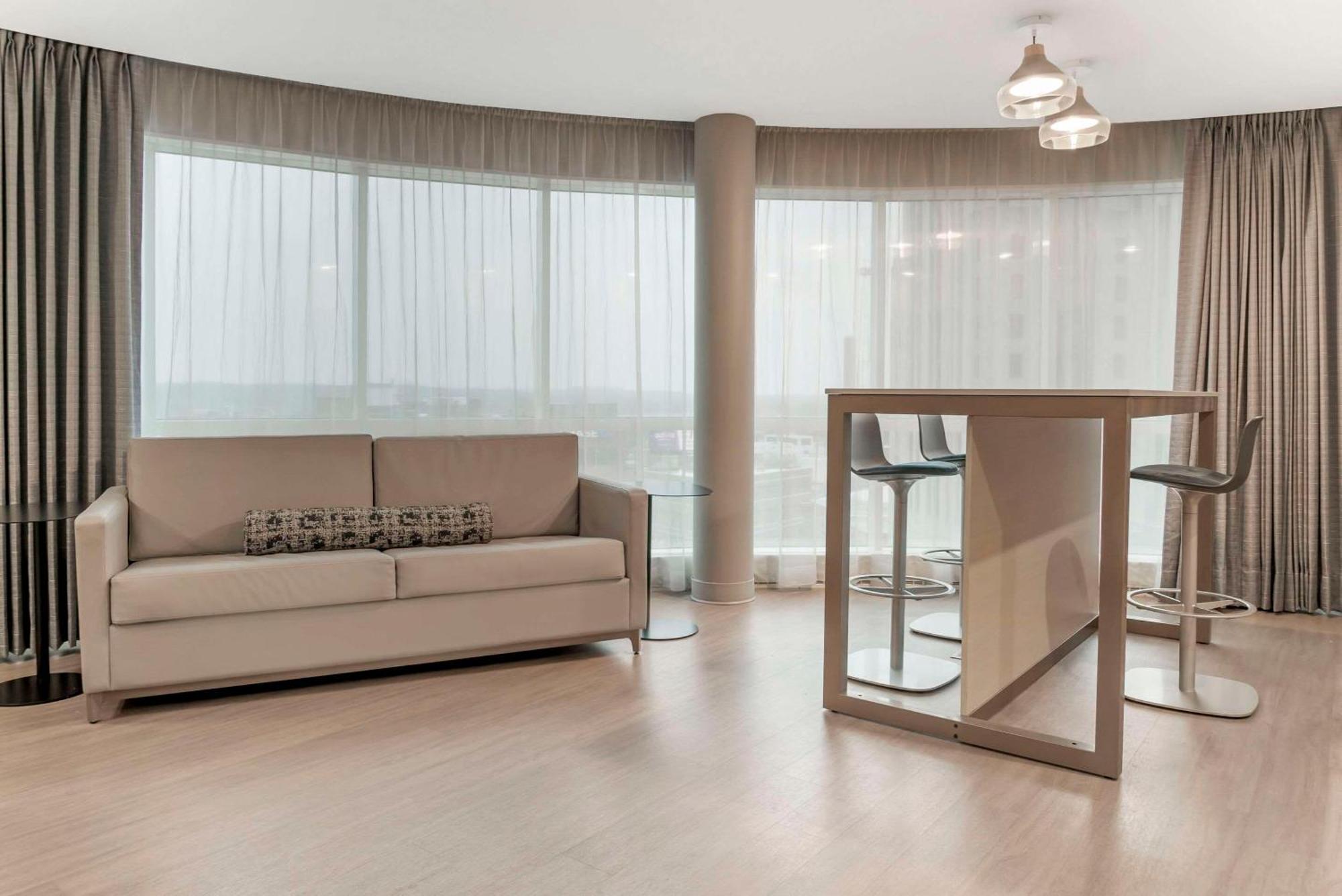 Radisson Plaza Hotel And Suites Каламазу Екстериор снимка