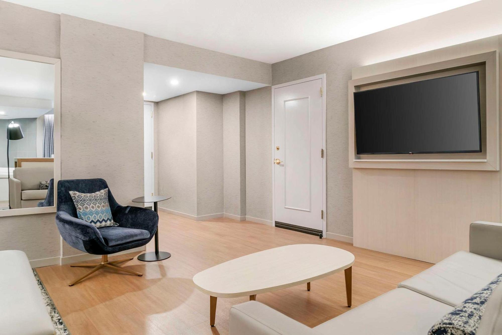 Radisson Plaza Hotel And Suites Каламазу Екстериор снимка