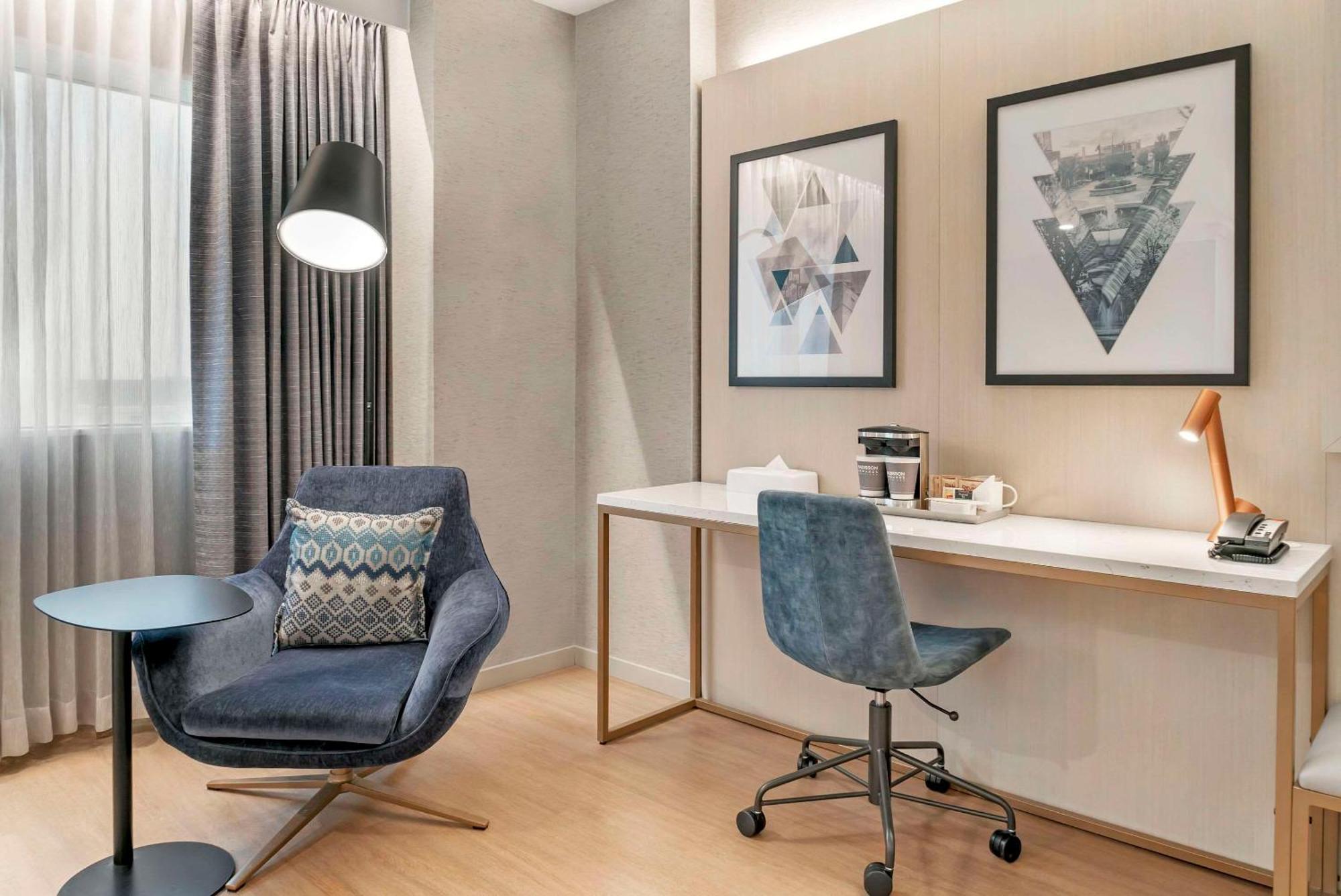 Radisson Plaza Hotel And Suites Каламазу Екстериор снимка