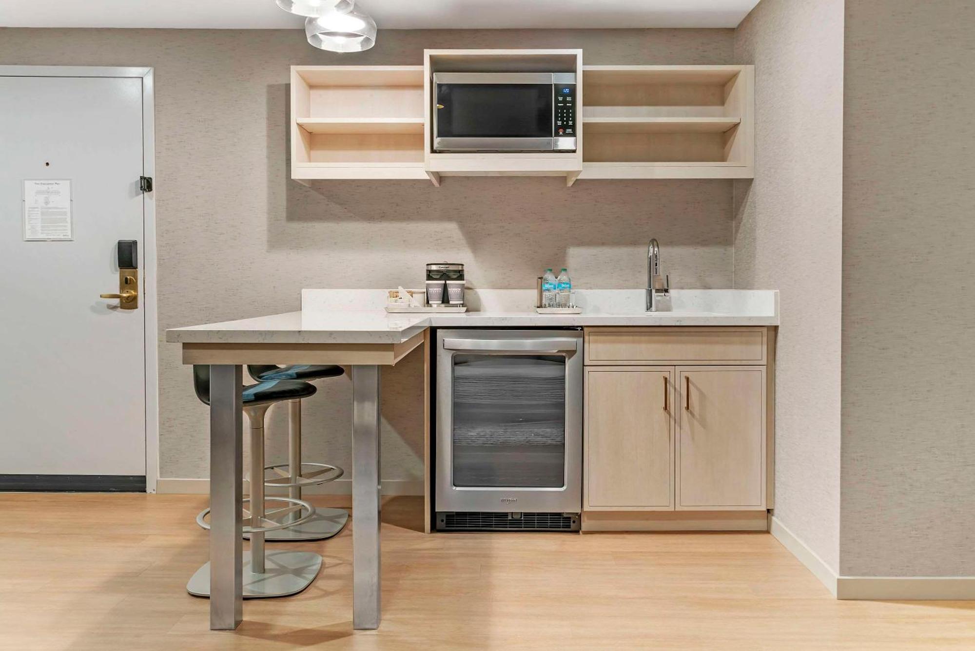 Radisson Plaza Hotel And Suites Каламазу Екстериор снимка