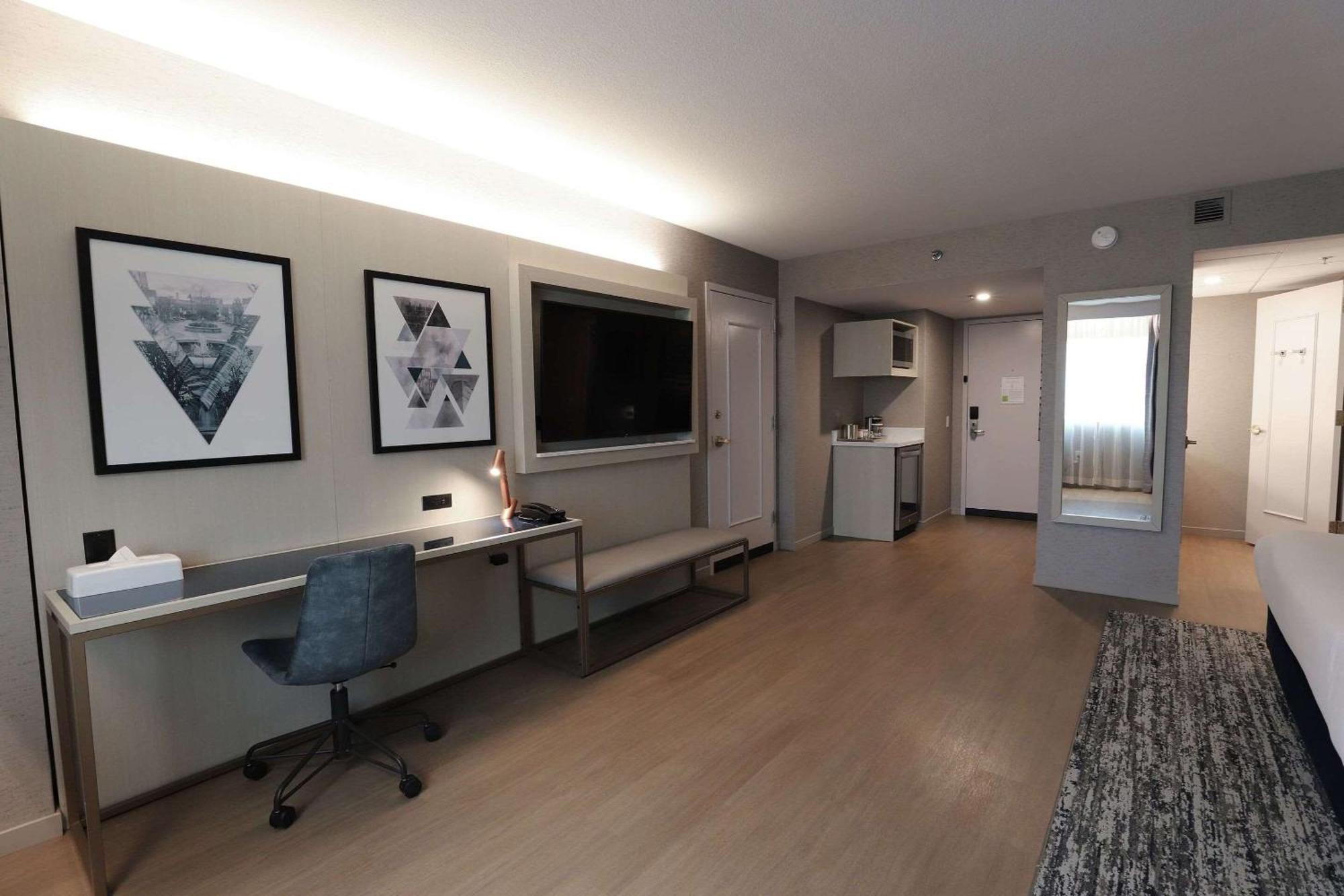Radisson Plaza Hotel And Suites Каламазу Екстериор снимка
