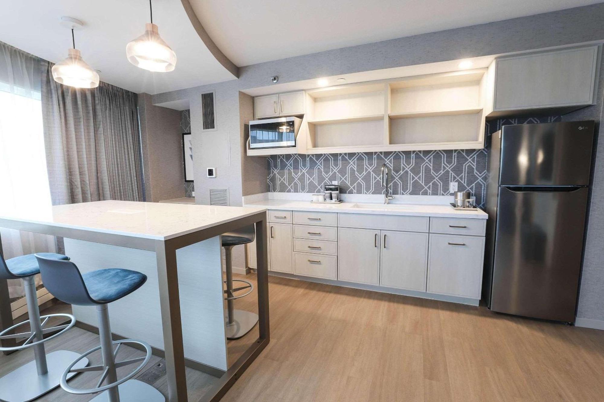 Radisson Plaza Hotel And Suites Каламазу Екстериор снимка