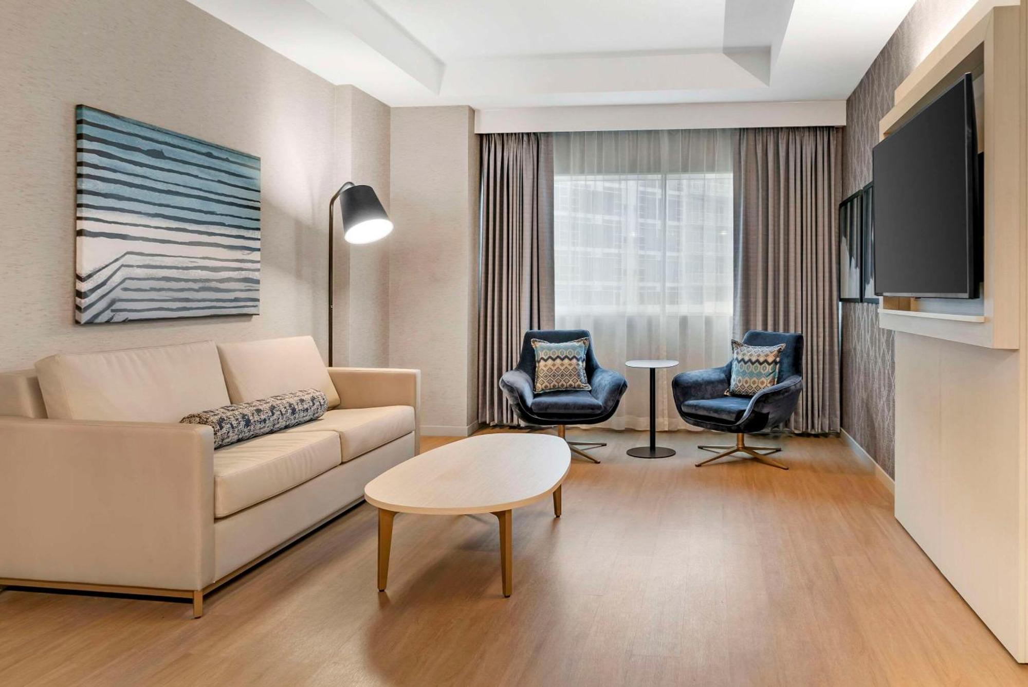 Radisson Plaza Hotel And Suites Каламазу Екстериор снимка