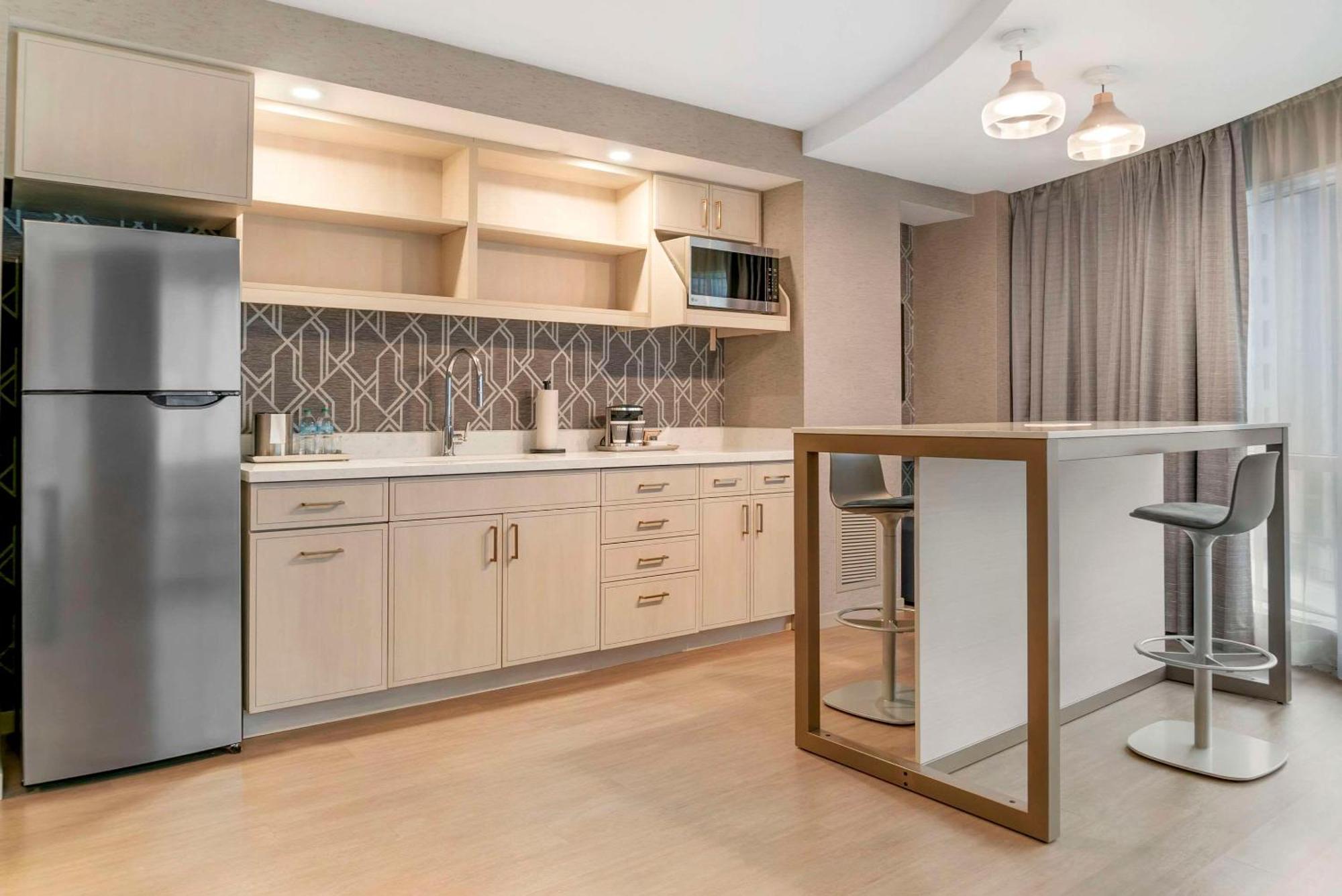 Radisson Plaza Hotel And Suites Каламазу Екстериор снимка