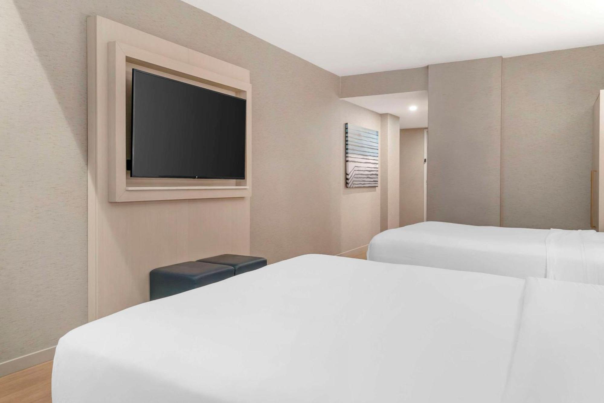 Radisson Plaza Hotel And Suites Каламазу Екстериор снимка
