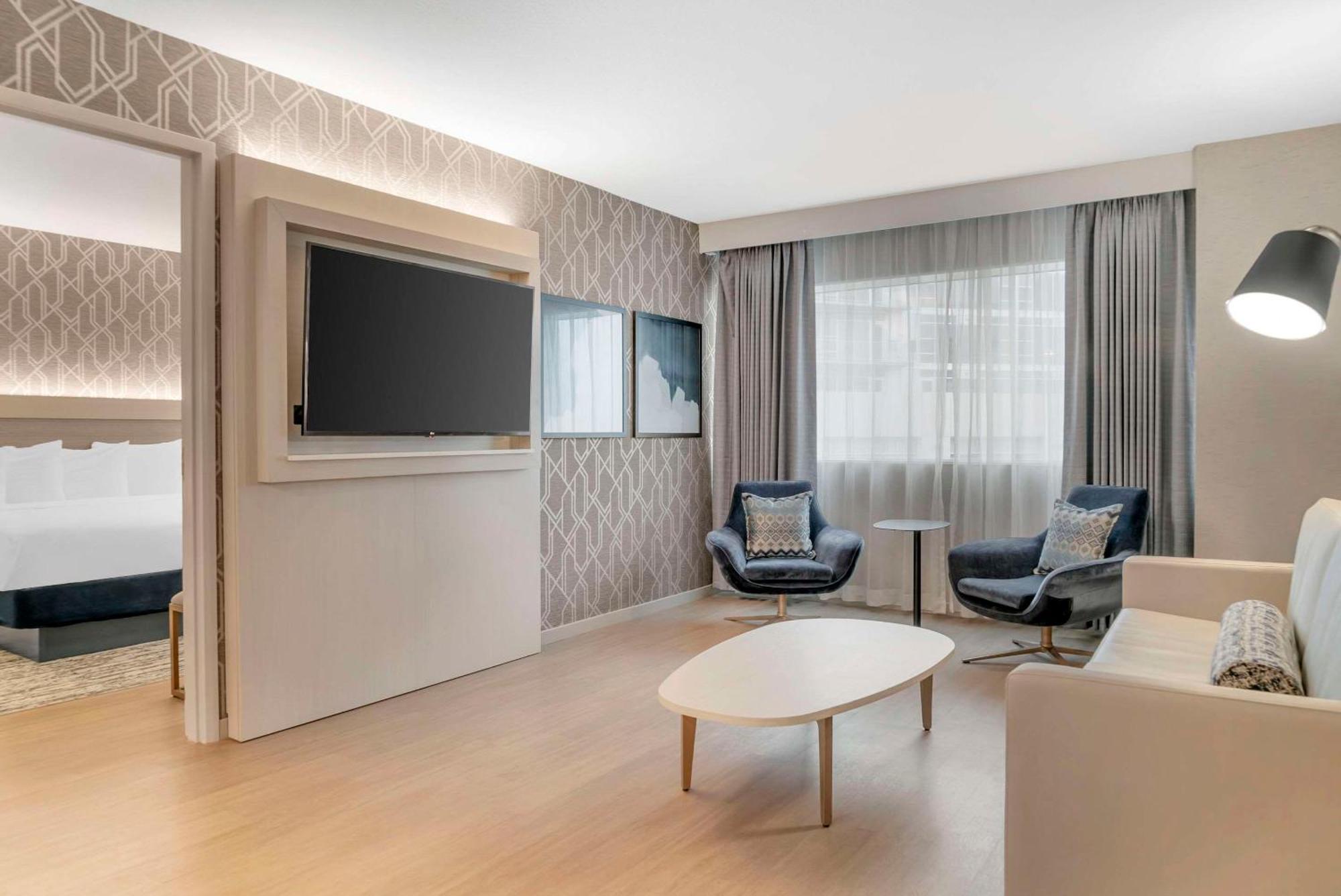 Radisson Plaza Hotel And Suites Каламазу Екстериор снимка