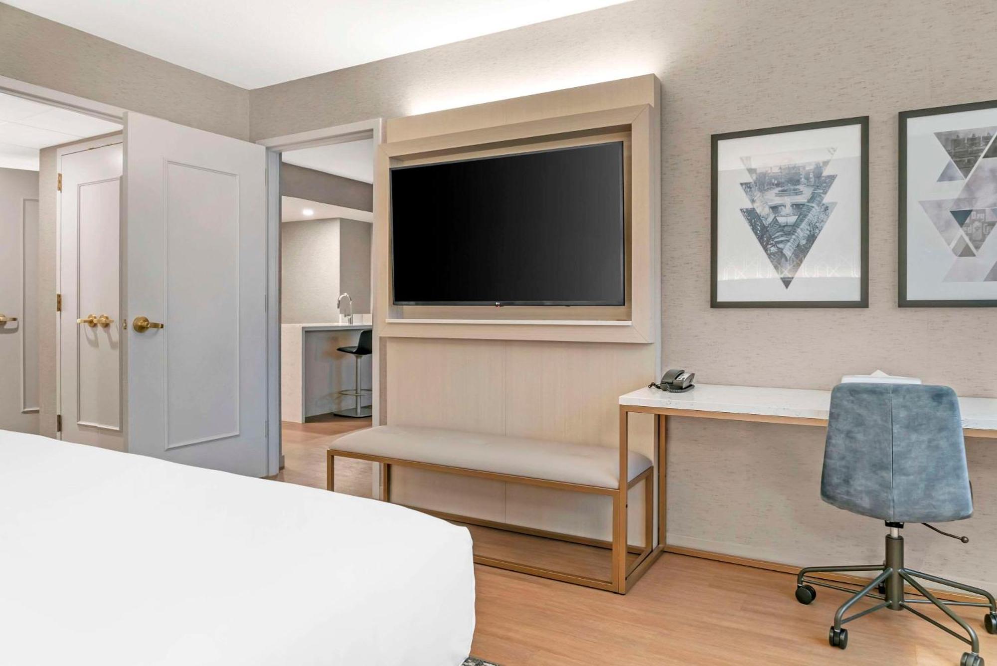 Radisson Plaza Hotel And Suites Каламазу Екстериор снимка